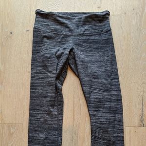 Lululemon Wunder Under crops
